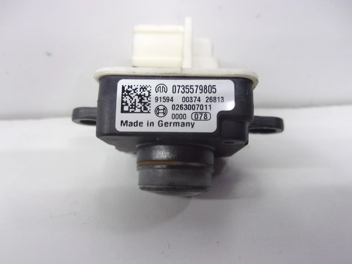 Pre-Owned 2014-2017 Fiat 500 Liftgate Mtd Rear View Backup Camera 0735579805  (Good)